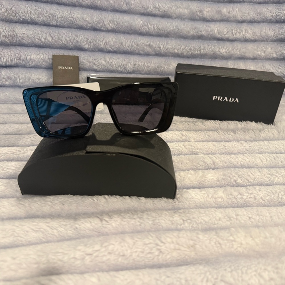 Black and Blue Rectangular Sunglasses